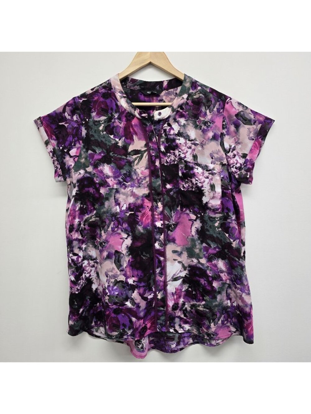 Simply Vera Wang Short Sleeve Watercolor Floral Blouse Top Sz XL Office Purple